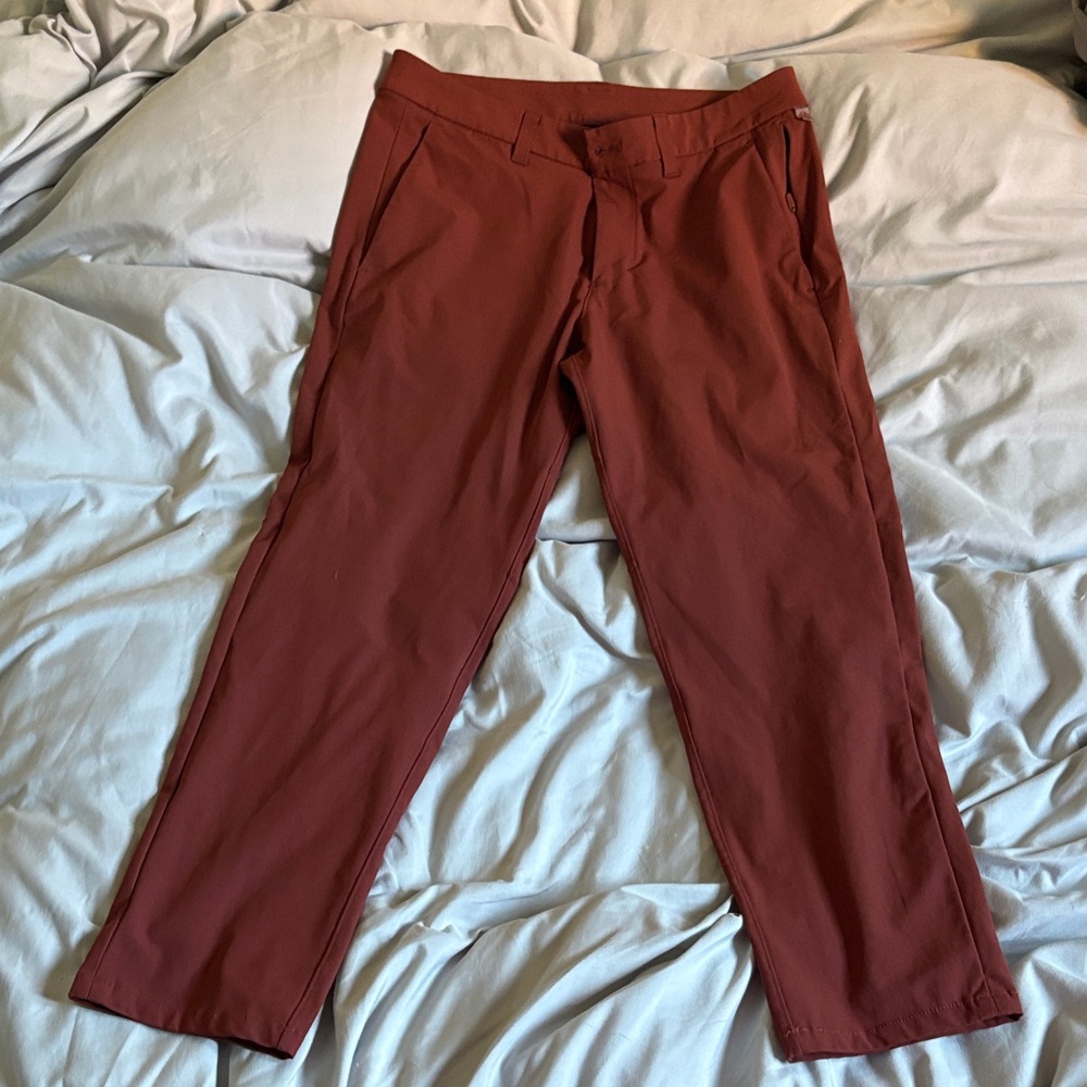 lululemon athletica Men's Brick Red Chinos 2/40$